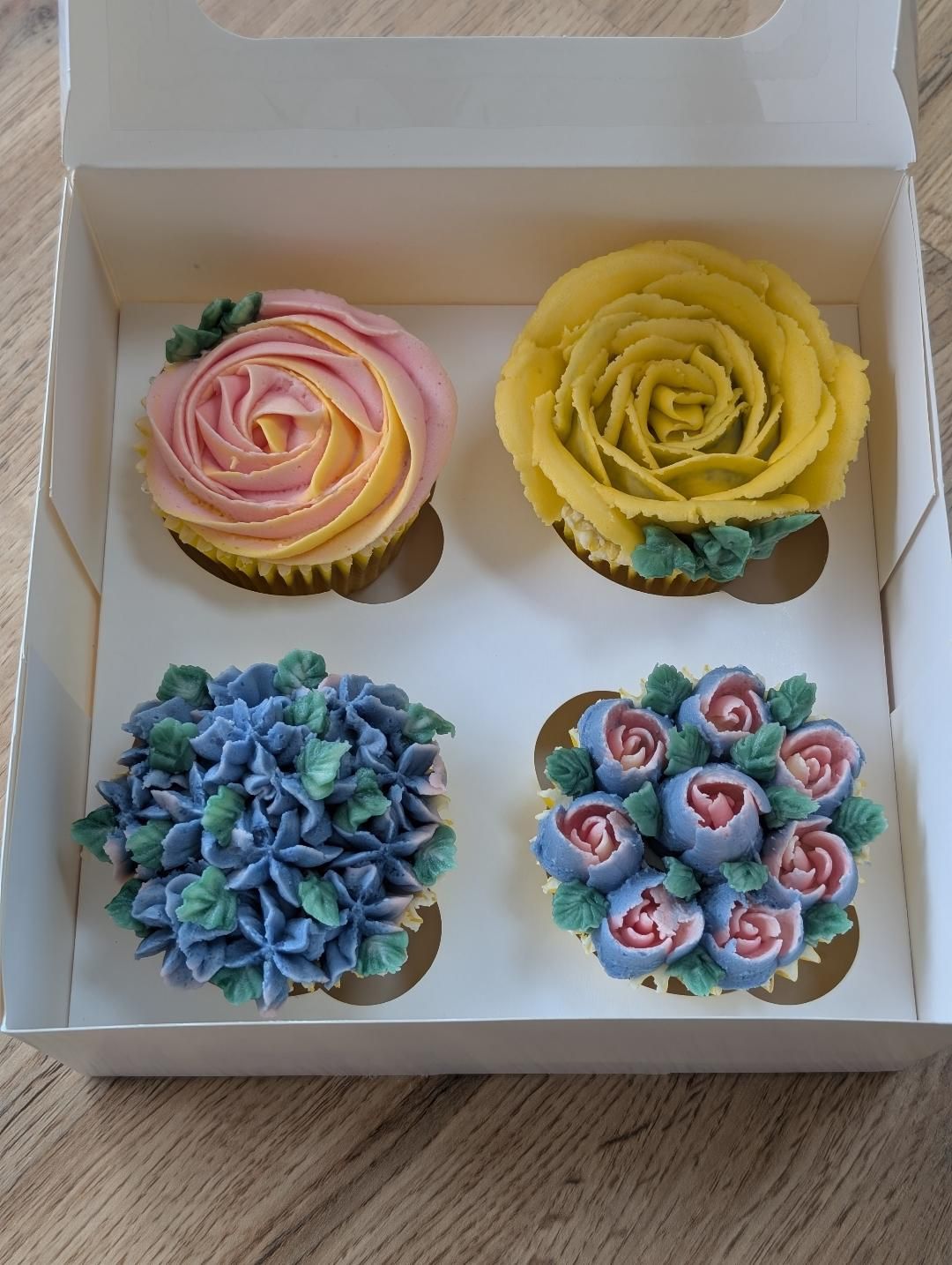 Cupcakes presented in a gift box